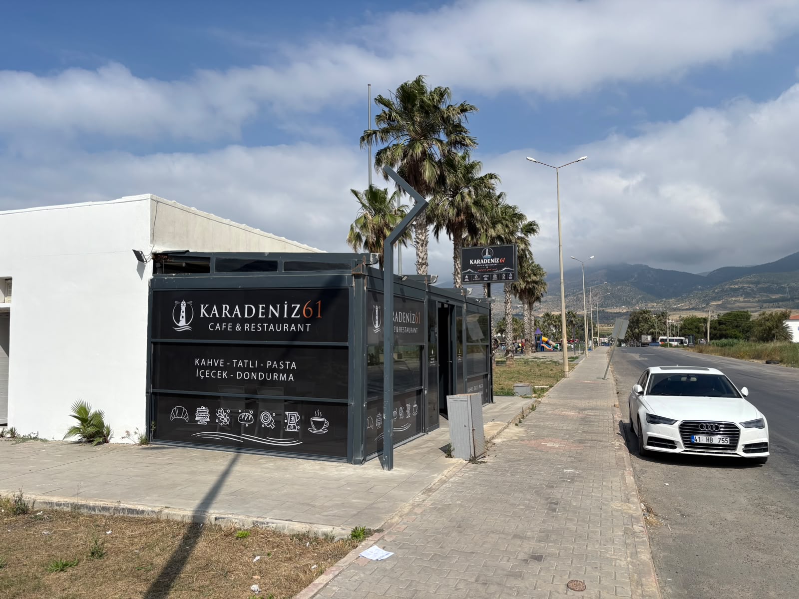 Karadeniz 61 Restaurant & Cafe